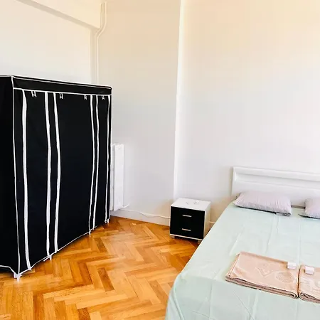 아파트 2 Bedroom Flat With Sea View And Huge Terrace 니스