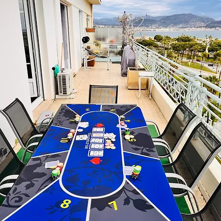 아파트 2 Bedroom Flat With Sea View And Huge Terrace *