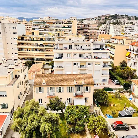 2 Bedroom Flat With Sea View And Huge Terrace *