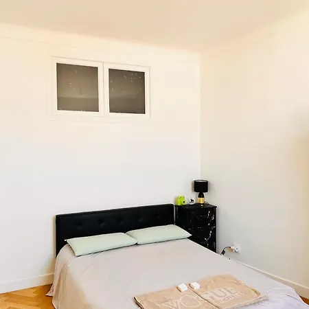 2 Bedroom Flat With Sea View And Huge Terrace 아파트